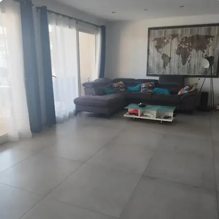 Vila Avec Piscine Privee *